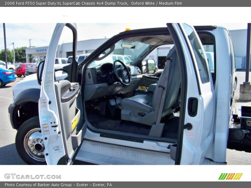 Oxford White / Medium Flint 2006 Ford F550 Super Duty XL SuperCab Chassis 4x4 Dump Truck