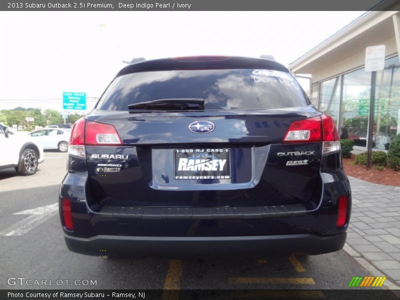 Deep Indigo Pearl / Ivory 2013 Subaru Outback 2.5i Premium