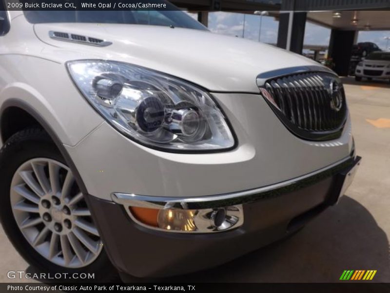 White Opal / Cocoa/Cashmere 2009 Buick Enclave CXL