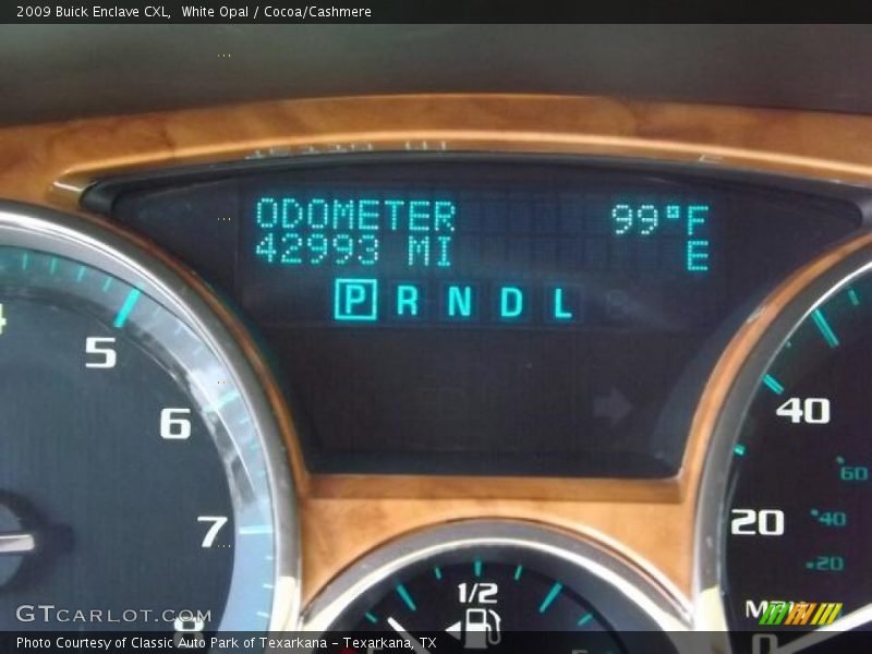 White Opal / Cocoa/Cashmere 2009 Buick Enclave CXL