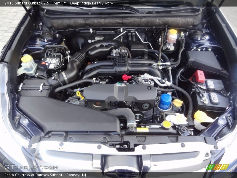 Deep Indigo Pearl / Ivory 2013 Subaru Outback 2.5i Premium