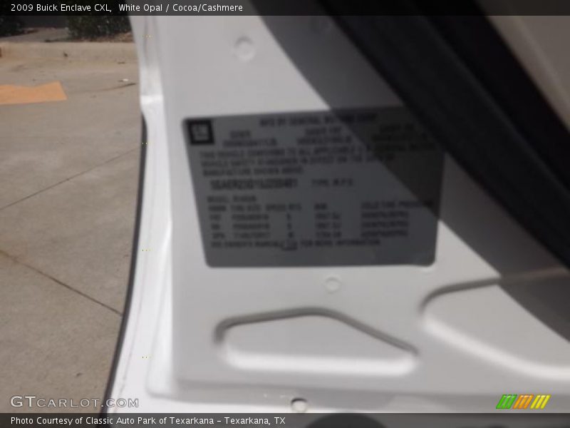 White Opal / Cocoa/Cashmere 2009 Buick Enclave CXL