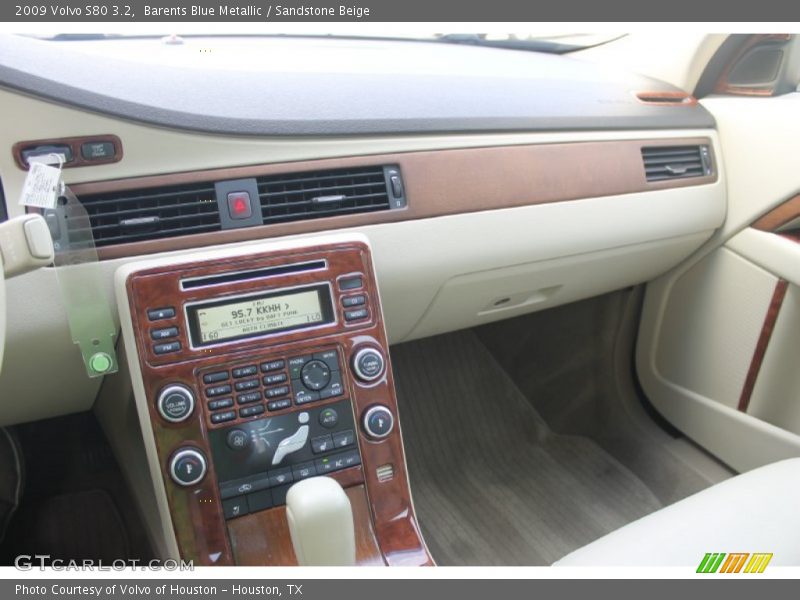 Barents Blue Metallic / Sandstone Beige 2009 Volvo S80 3.2