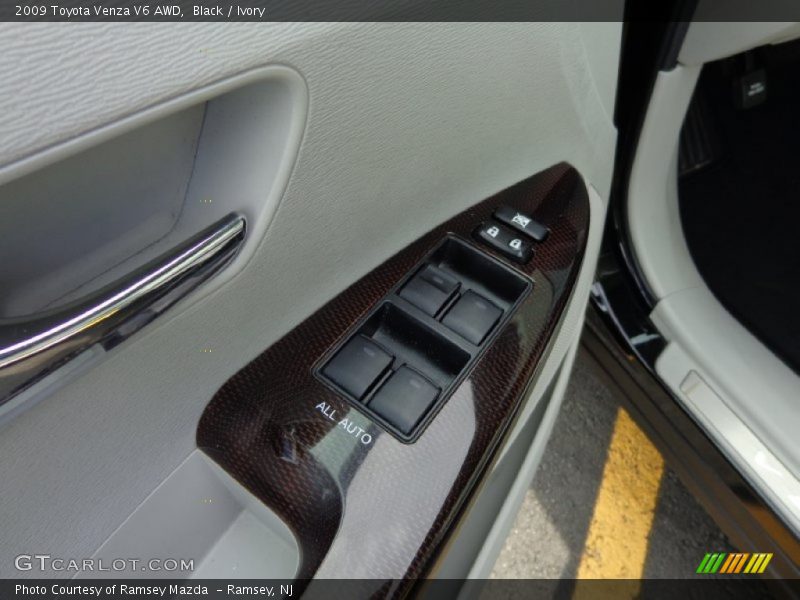Black / Ivory 2009 Toyota Venza V6 AWD