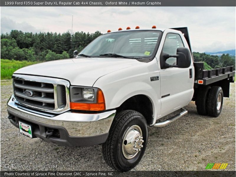Oxford White / Medium Graphite 1999 Ford F350 Super Duty XL Regular Cab 4x4 Chassis