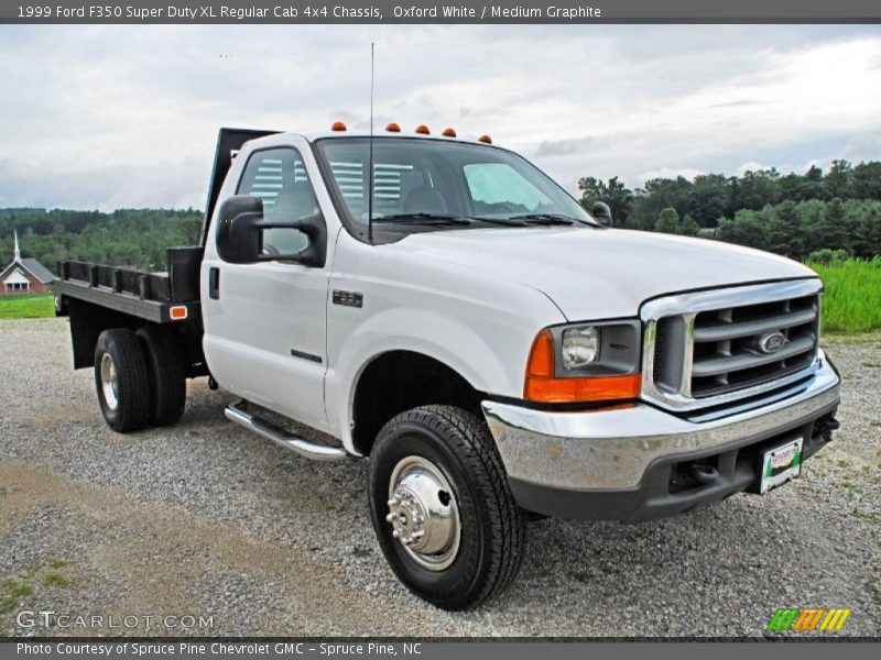 Oxford White / Medium Graphite 1999 Ford F350 Super Duty XL Regular Cab 4x4 Chassis