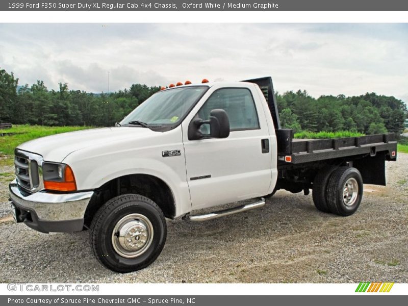 Front 3/4 View of 1999 F350 Super Duty XL Regular Cab 4x4 Chassis