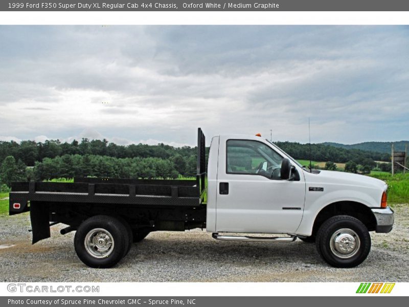 Oxford White / Medium Graphite 1999 Ford F350 Super Duty XL Regular Cab 4x4 Chassis