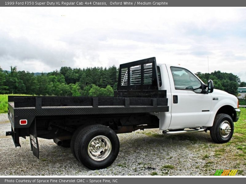  1999 F350 Super Duty XL Regular Cab 4x4 Chassis Oxford White