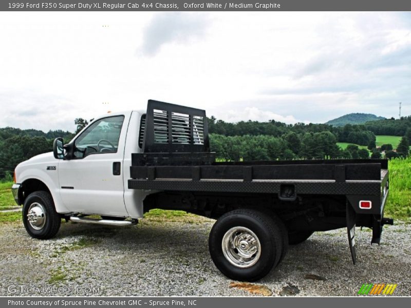 Oxford White / Medium Graphite 1999 Ford F350 Super Duty XL Regular Cab 4x4 Chassis