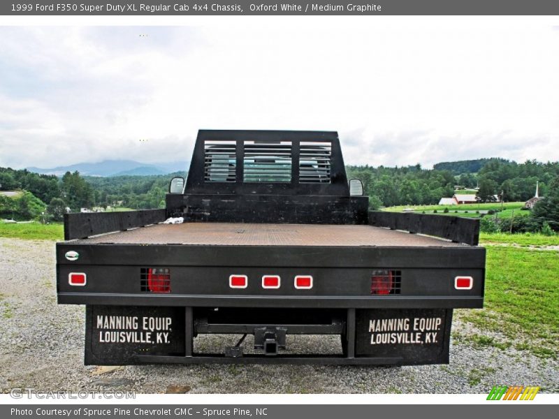 Oxford White / Medium Graphite 1999 Ford F350 Super Duty XL Regular Cab 4x4 Chassis