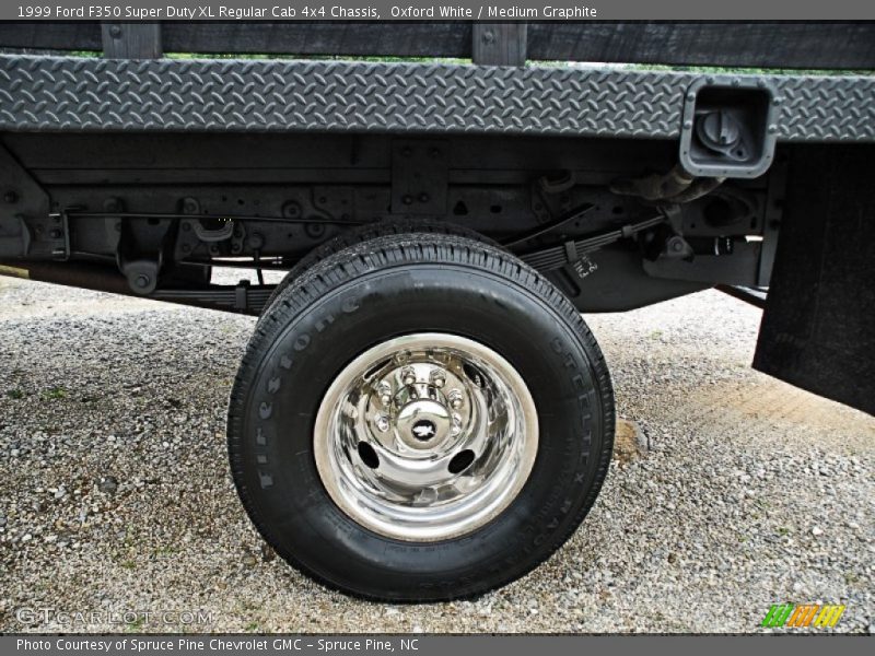  1999 F350 Super Duty XL Regular Cab 4x4 Chassis Wheel