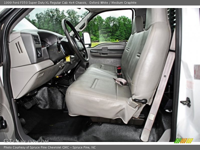 Front Seat of 1999 F350 Super Duty XL Regular Cab 4x4 Chassis