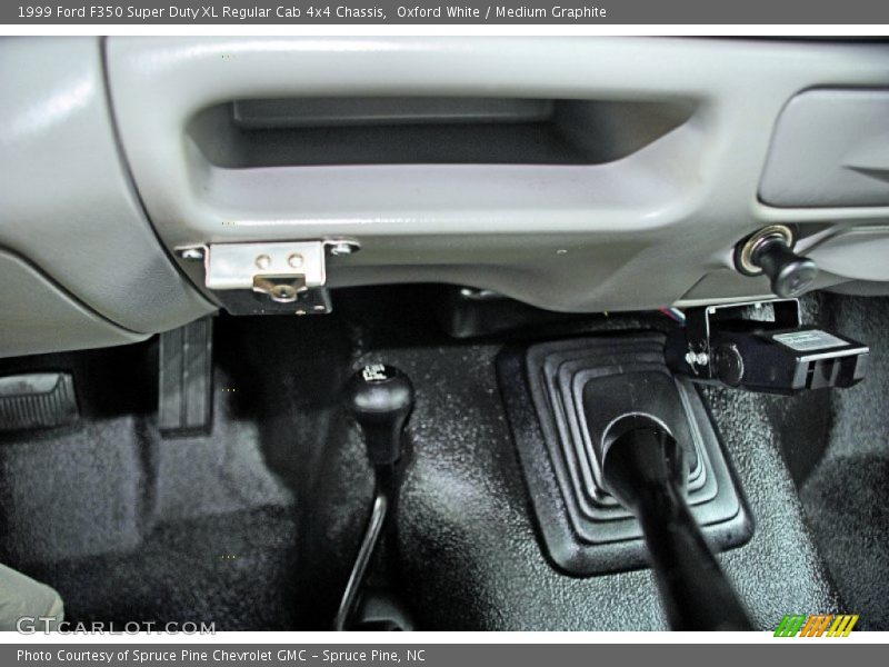 Oxford White / Medium Graphite 1999 Ford F350 Super Duty XL Regular Cab 4x4 Chassis