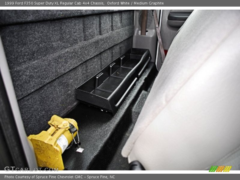 Oxford White / Medium Graphite 1999 Ford F350 Super Duty XL Regular Cab 4x4 Chassis