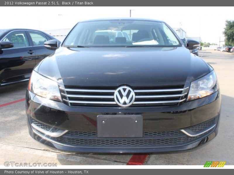 Black / Titan Black 2012 Volkswagen Passat 2.5L S