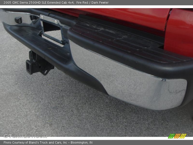 Fire Red / Dark Pewter 2005 GMC Sierra 2500HD SLE Extended Cab 4x4