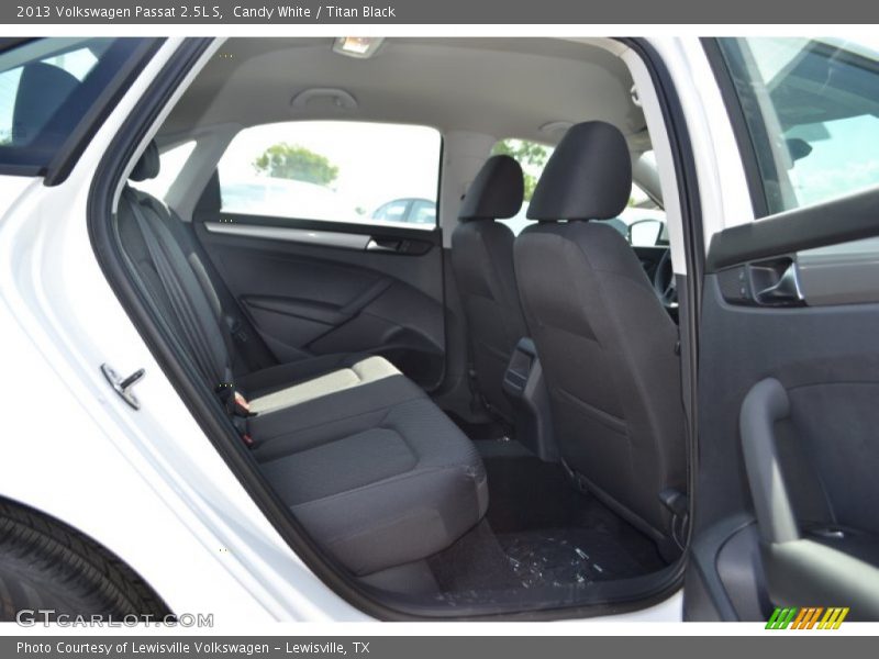 Candy White / Titan Black 2013 Volkswagen Passat 2.5L S