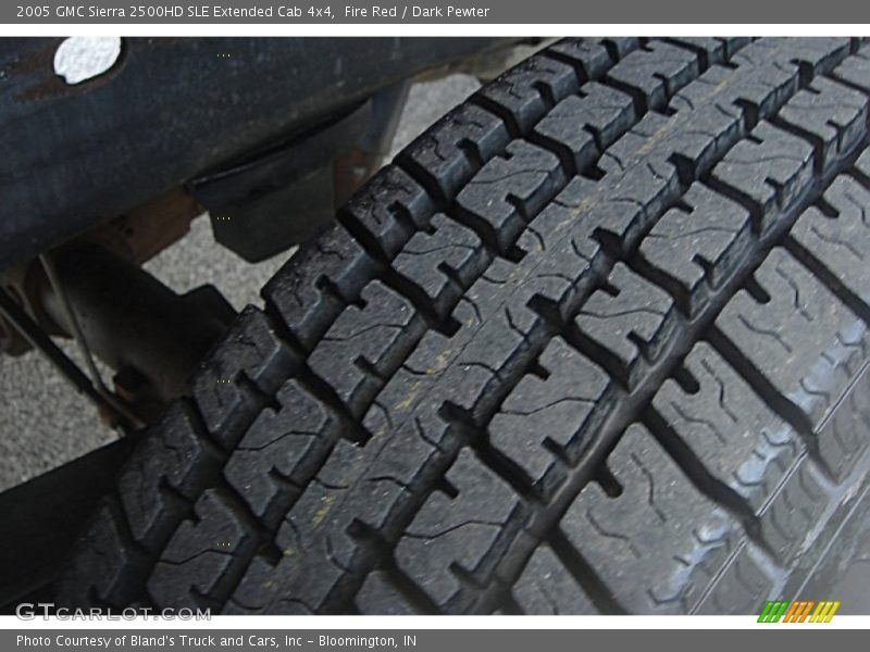 Fire Red / Dark Pewter 2005 GMC Sierra 2500HD SLE Extended Cab 4x4