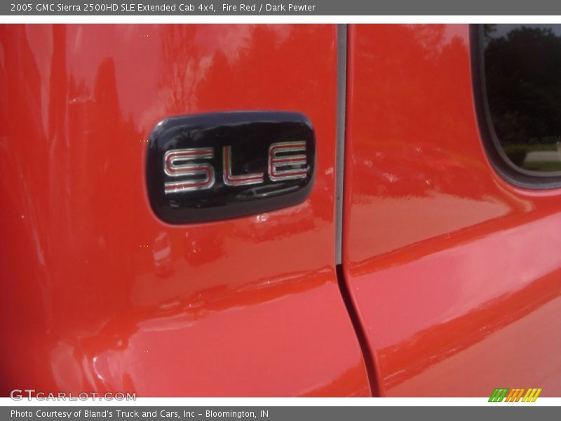 Fire Red / Dark Pewter 2005 GMC Sierra 2500HD SLE Extended Cab 4x4