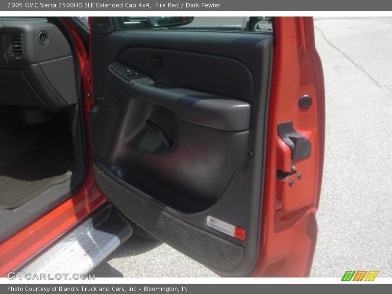 Fire Red / Dark Pewter 2005 GMC Sierra 2500HD SLE Extended Cab 4x4