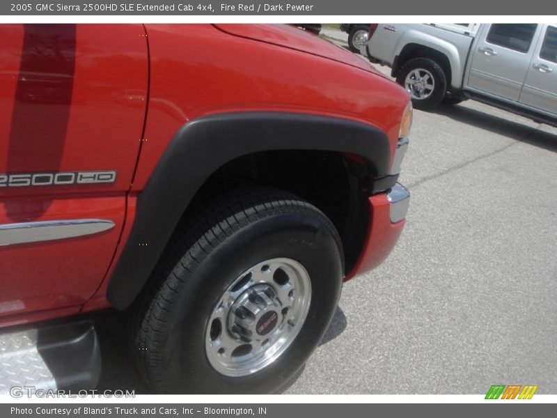 Fire Red / Dark Pewter 2005 GMC Sierra 2500HD SLE Extended Cab 4x4
