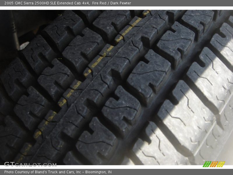 Fire Red / Dark Pewter 2005 GMC Sierra 2500HD SLE Extended Cab 4x4