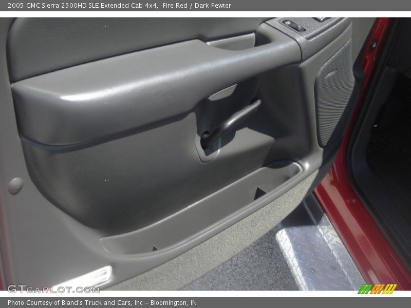 Fire Red / Dark Pewter 2005 GMC Sierra 2500HD SLE Extended Cab 4x4