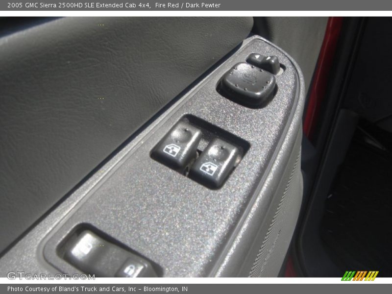 Fire Red / Dark Pewter 2005 GMC Sierra 2500HD SLE Extended Cab 4x4