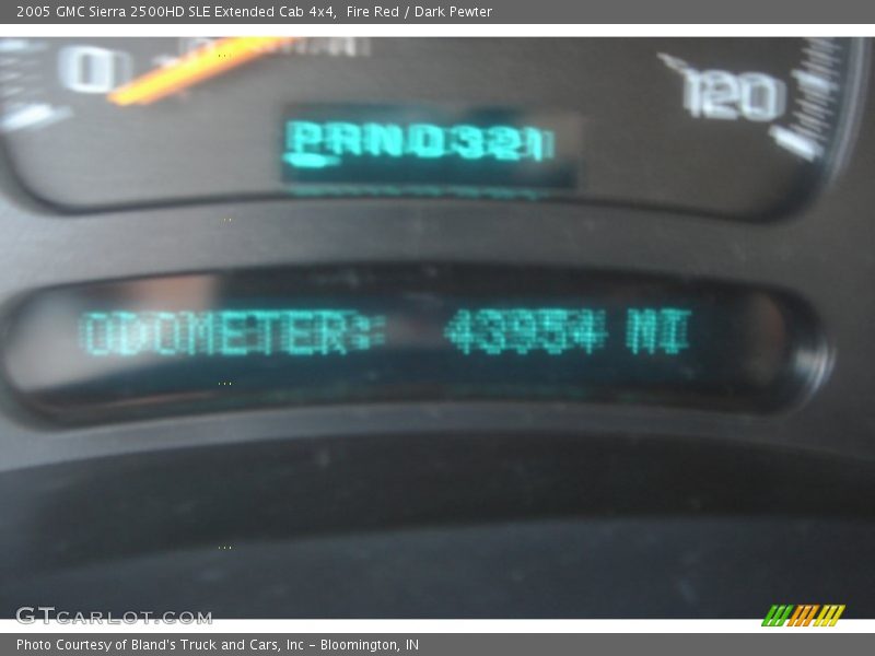 Fire Red / Dark Pewter 2005 GMC Sierra 2500HD SLE Extended Cab 4x4