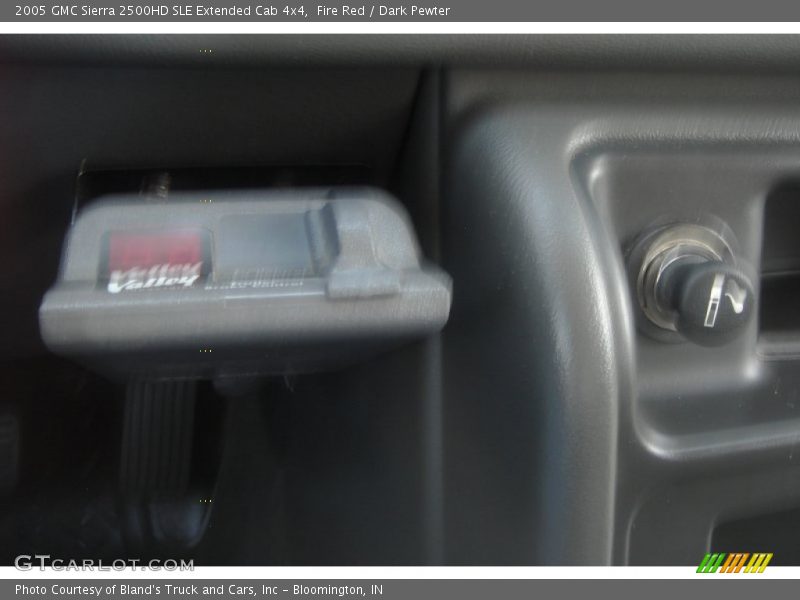 Fire Red / Dark Pewter 2005 GMC Sierra 2500HD SLE Extended Cab 4x4