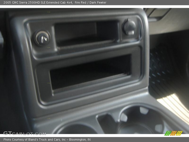 Fire Red / Dark Pewter 2005 GMC Sierra 2500HD SLE Extended Cab 4x4