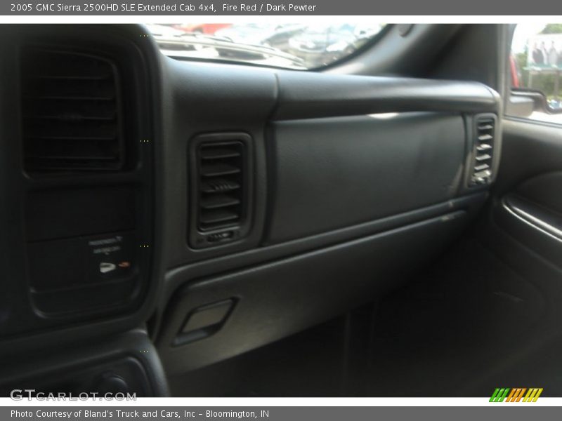 Fire Red / Dark Pewter 2005 GMC Sierra 2500HD SLE Extended Cab 4x4