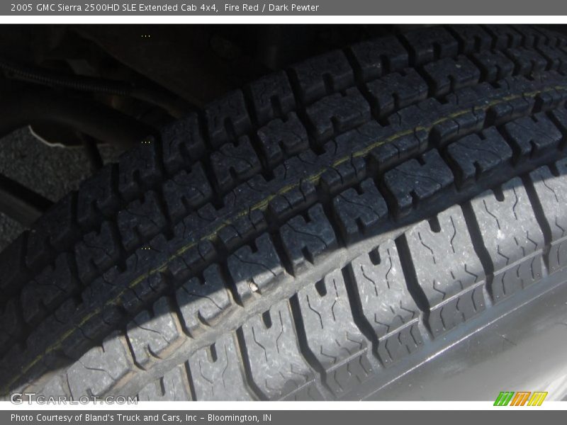 Fire Red / Dark Pewter 2005 GMC Sierra 2500HD SLE Extended Cab 4x4