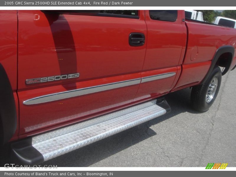 Fire Red / Dark Pewter 2005 GMC Sierra 2500HD SLE Extended Cab 4x4