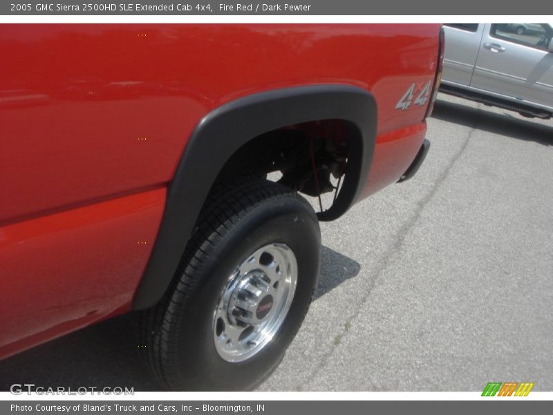 Fire Red / Dark Pewter 2005 GMC Sierra 2500HD SLE Extended Cab 4x4