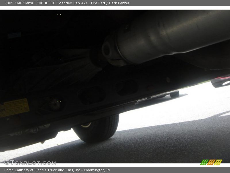 Fire Red / Dark Pewter 2005 GMC Sierra 2500HD SLE Extended Cab 4x4