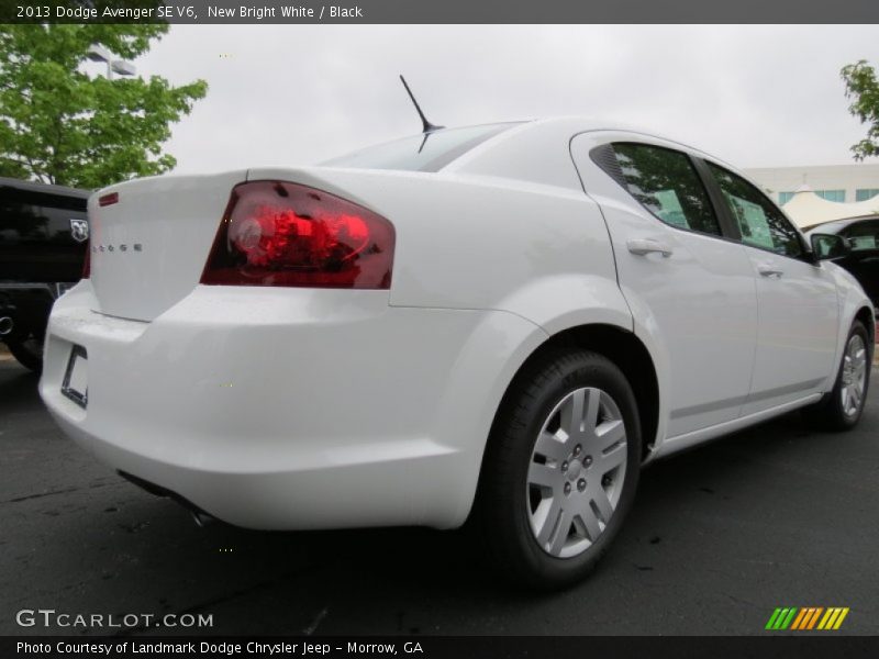New Bright White / Black 2013 Dodge Avenger SE V6