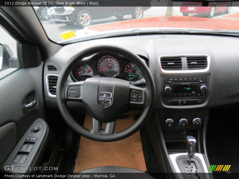New Bright White / Black 2013 Dodge Avenger SE V6