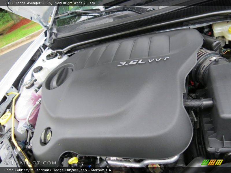 New Bright White / Black 2013 Dodge Avenger SE V6
