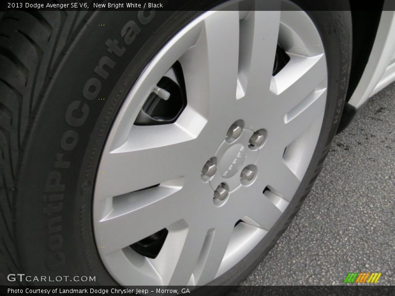 New Bright White / Black 2013 Dodge Avenger SE V6