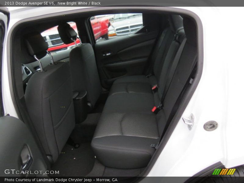 New Bright White / Black 2013 Dodge Avenger SE V6