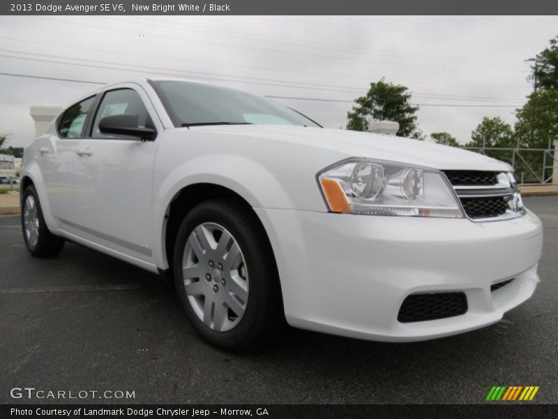 New Bright White / Black 2013 Dodge Avenger SE V6