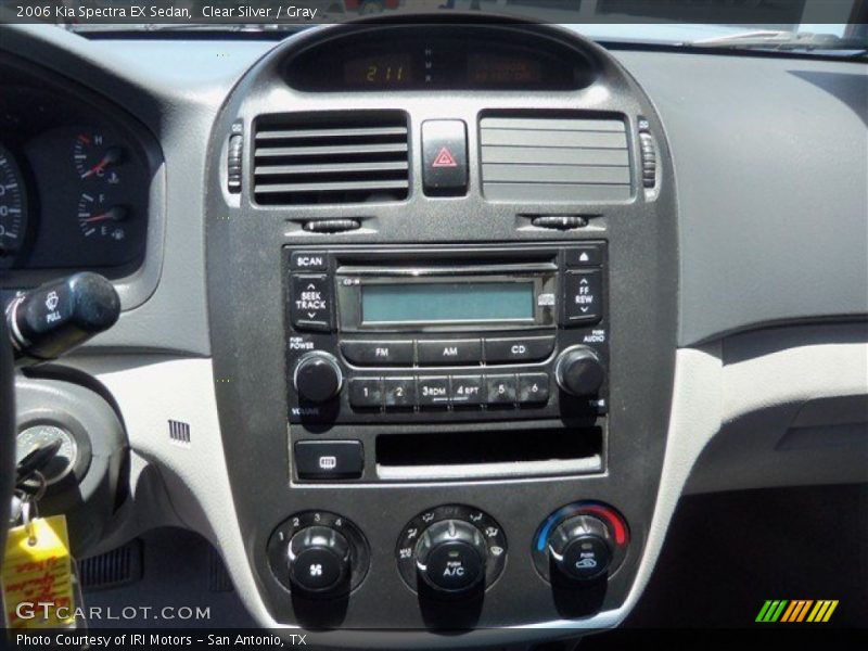 Clear Silver / Gray 2006 Kia Spectra EX Sedan