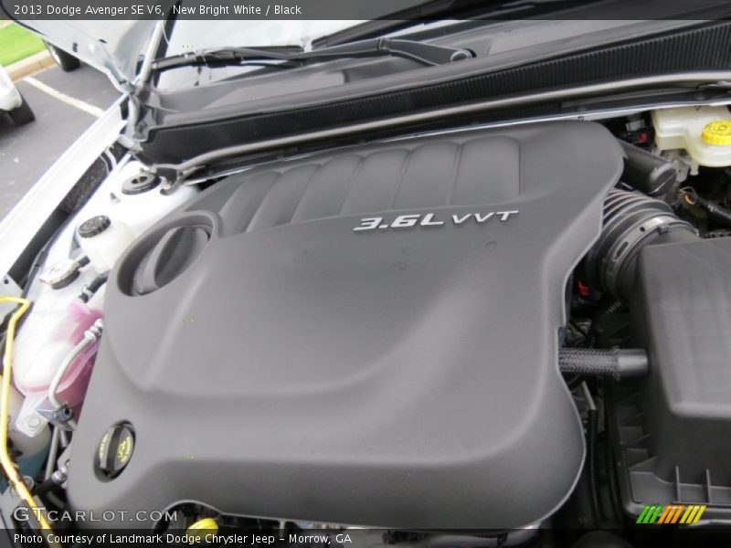 New Bright White / Black 2013 Dodge Avenger SE V6