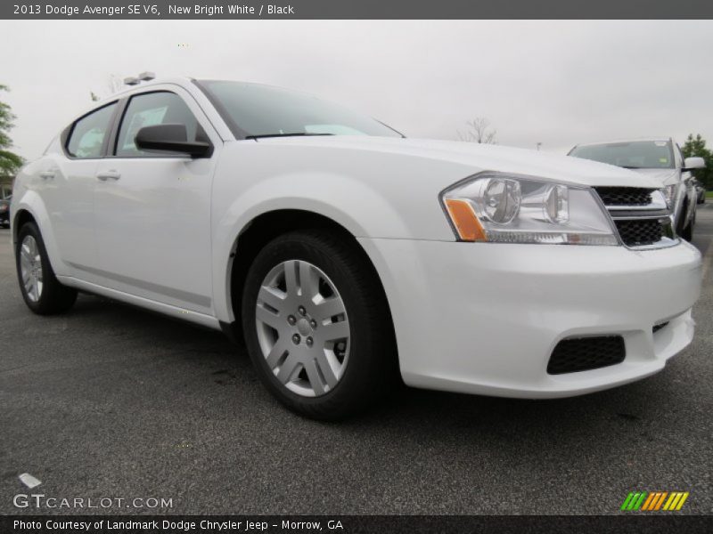 New Bright White / Black 2013 Dodge Avenger SE V6