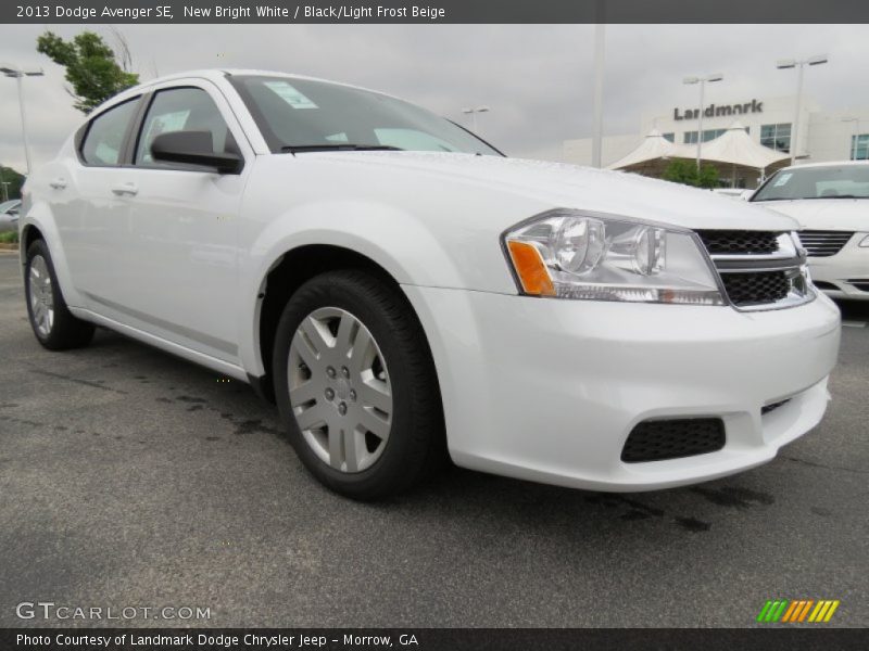 New Bright White / Black/Light Frost Beige 2013 Dodge Avenger SE