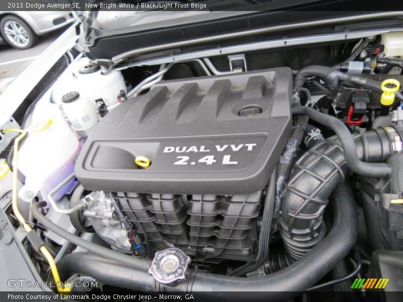 New Bright White / Black/Light Frost Beige 2013 Dodge Avenger SE