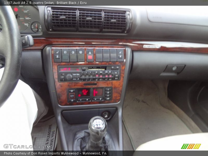 Controls of 1997 A4 2.8 quattro Sedan