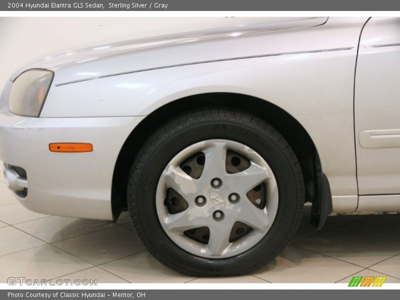 Sterling Silver / Gray 2004 Hyundai Elantra GLS Sedan